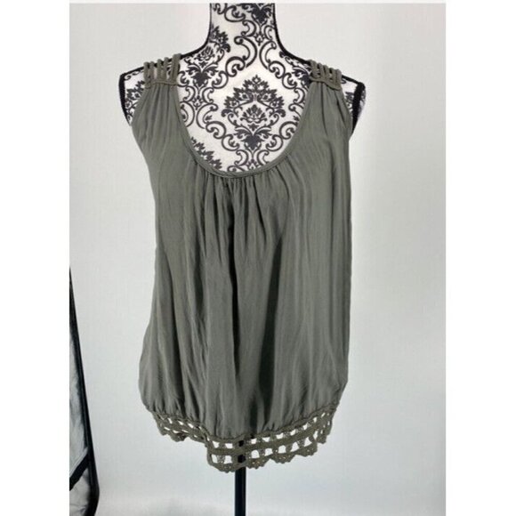 Italian made crochet trim cutout back tank. Olive. Summer Light. One Size - Picture 2 of 7